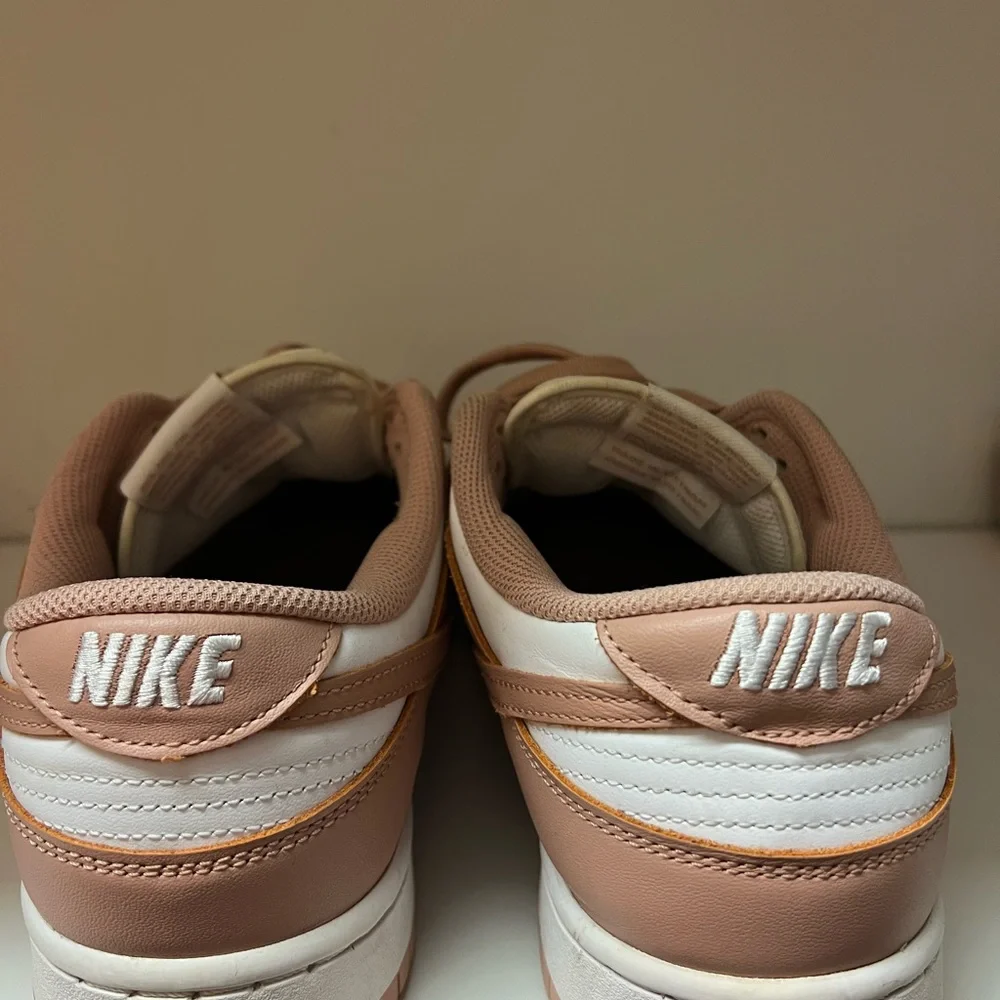 Nike Low Dunks Rose Gold - Picture 3 of 6